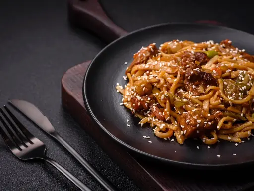 Spicy Hand-Pulled Noodles with Minced Lamb
